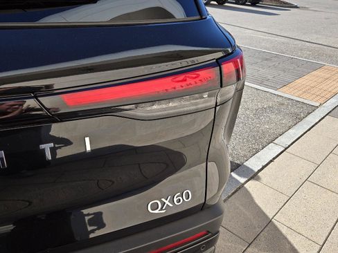 Certified 2023 INFINITI QX60 Pure image 15