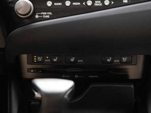 Used 2021 Lexus ES 250 w/ Premium Package AWD/4WD image 18