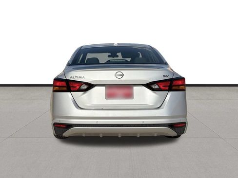 Used 2024 Nissan Altima 2.5 SV FWD image 6