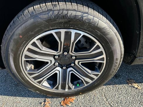 Used 2024 Jeep Wagoneer Series II image 11