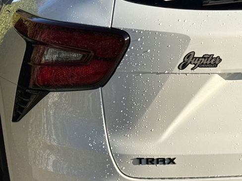 New 2026 Chevrolet Trax RS w/ Sunroof Package image 6