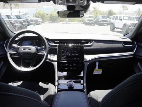 New 2026 Jeep Grand Cherokee Laredo RWD image 25