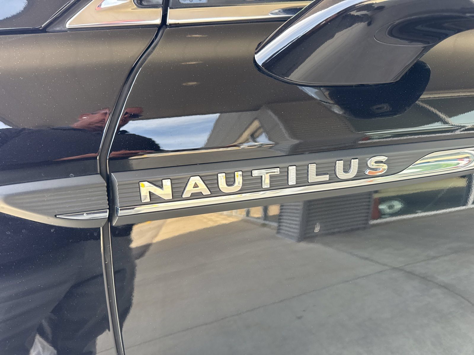 Used 2023 Lincoln Nautilus Reserve AWD/4WD image 13