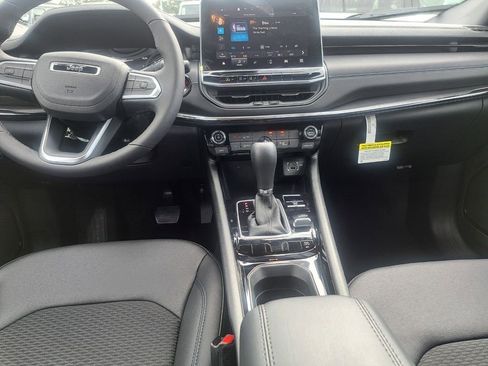 New 2026 Jeep Compass Latitude image 22