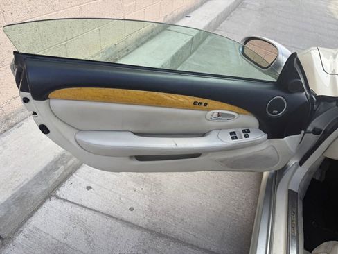 Used 2003 Lexus SC 430 Convertible RWD image 11