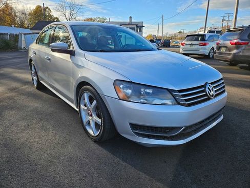 Used 2013 Volkswagen Passat 2.5 S image 3