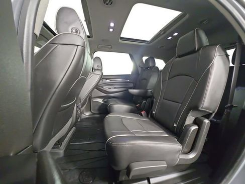Used 2020 Buick Enclave Avenir w/ Avenir Technology Package AWD/4WD image 13
