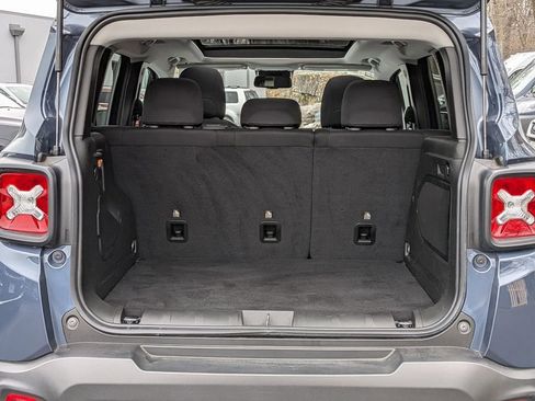 Used 2023 Jeep Renegade Latitude w/ Sun/Sound Group image 5