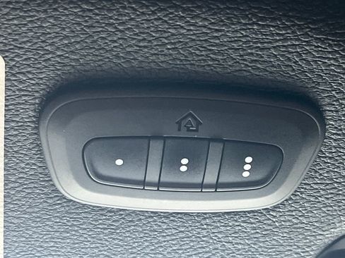 Used 2020 Jeep Wrangler Unlimited Rubicon w/ Dual Top Group image 25