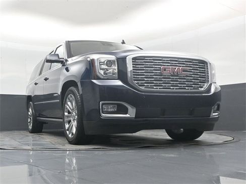 Used 2018 GMC Yukon XL Denali image 47