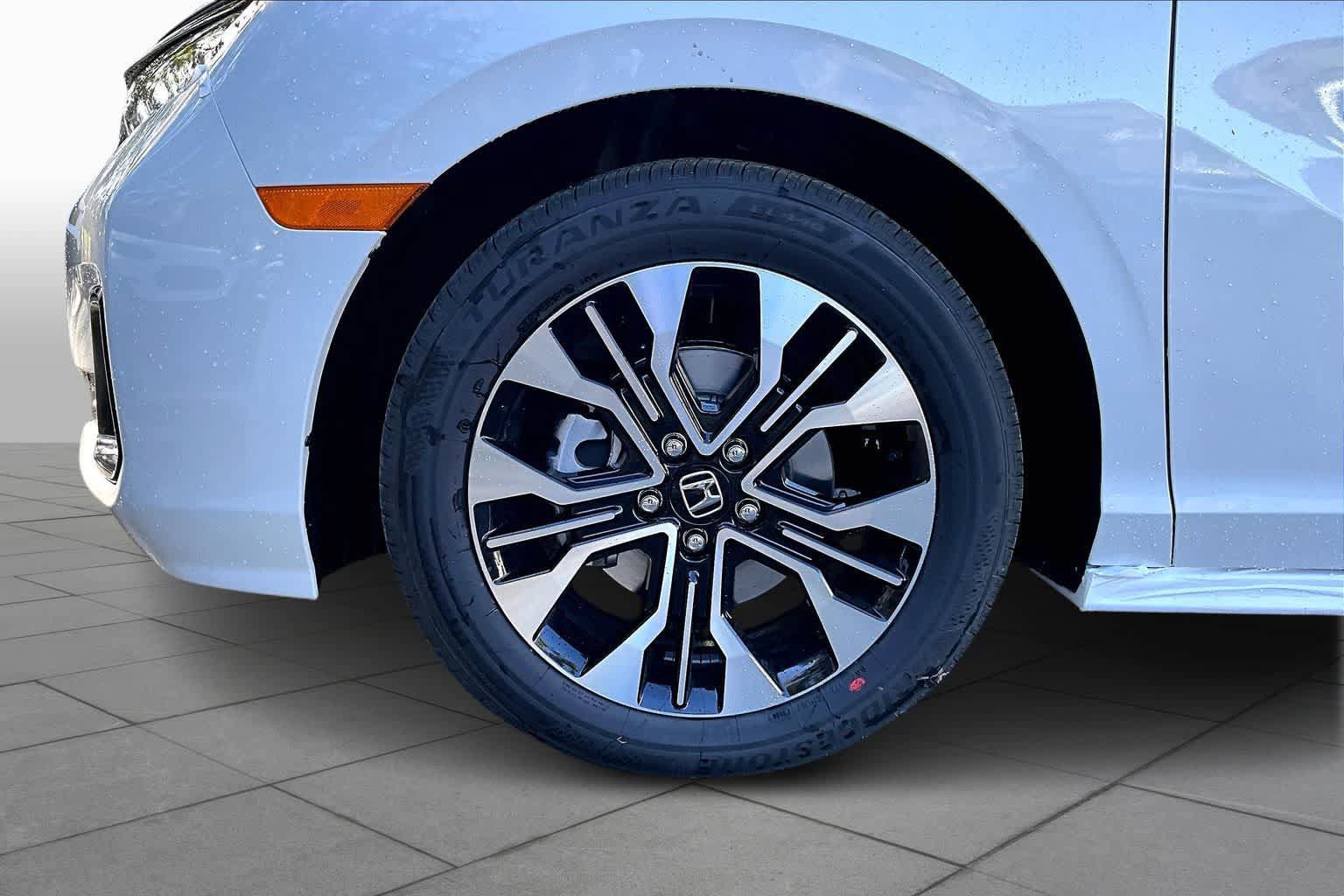 New 2026 Honda Odyssey Elite image 9