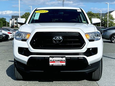 Used 2023 Toyota Tacoma SR w/ SR Convenience Package image 3