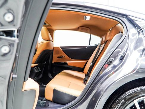 Used 2025 Lexus ES 350 w/ Premium Package FWD image 34