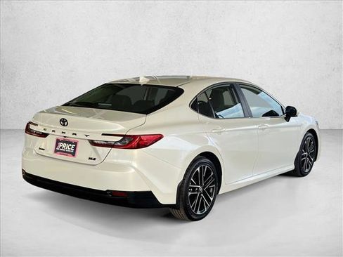 Used 2025 Toyota Camry XLE image 6