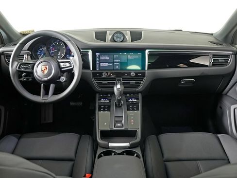 Used 2026 Porsche Macan AWD/4WD image 21