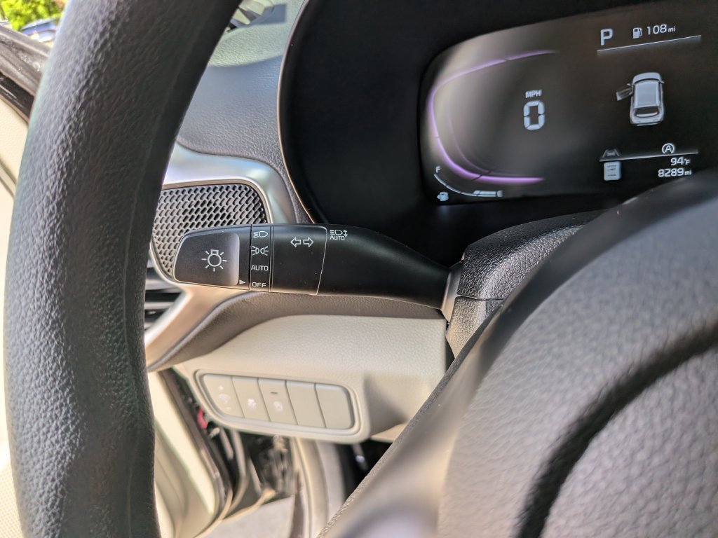 Certified 2025 Kia Soul LX w/ LX Technology Package FWD image 30