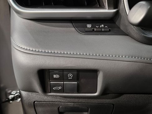 Used 2024 Toyota Highlander XLE image 26