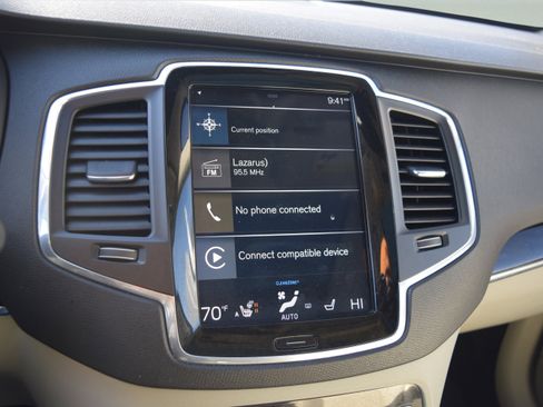 Used 2019 Volvo XC90 T6 Momentum w/ Protection Package Premier image 19