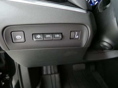 Used 2024 Buick Enclave Avenir w/ Avenir Technology Package AWD/4WD image 26