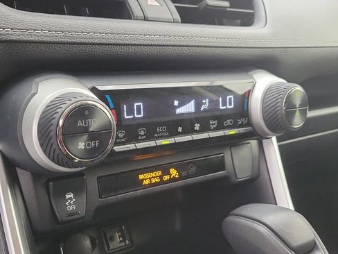 Used 2019 Toyota RAV4 XLE FWD image 29