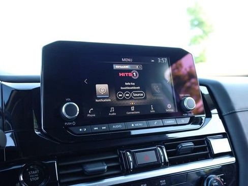 Certified 2025 Nissan Pathfinder SV AWD/4WD image 11