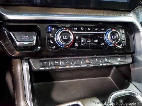 Used 2022 GMC Sierra 1500 Denali w/ Technology Package AWD/4WD image 19
