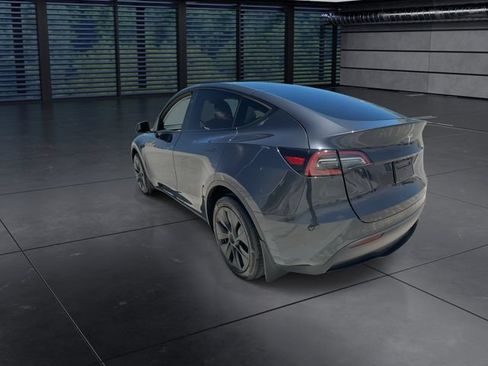 Used 2025 Tesla Model Y Long Range RWD image 6