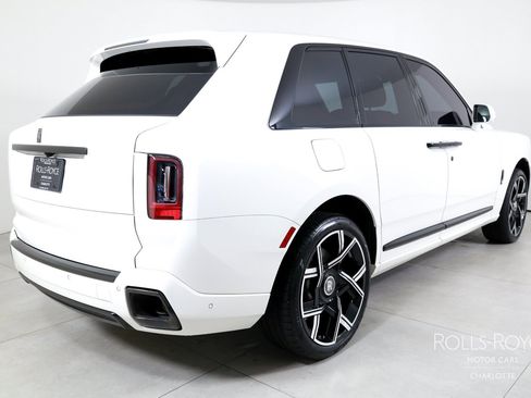 Used 2025 Rolls-Royce Cullinan Black Badge AWD/4WD image 2