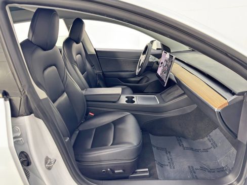 Used 2021 Tesla Model 3 Standard Range image 15