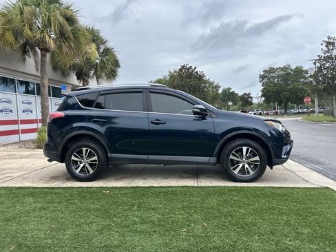 Used 2018 Toyota RAV4 XLE FWD image 3