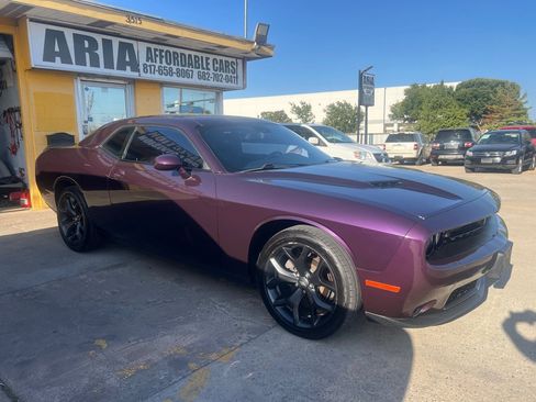 Used 2020 Dodge Challenger SXT w/ Blacktop Package RWD image 1