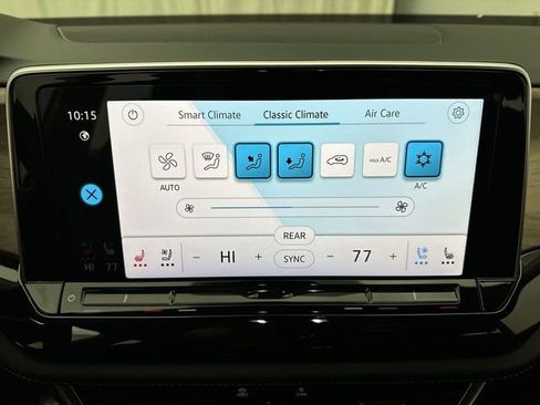 Certified 2025 Volkswagen Atlas SE image 20