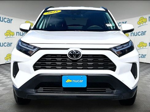 Used 2025 Toyota RAV4 XLE AWD/4WD image 2