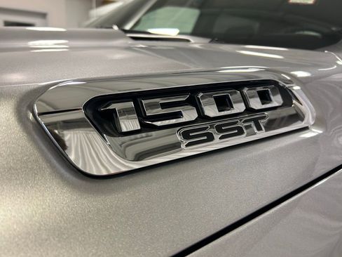 Used 2025 RAM 1500 Laramie image 27