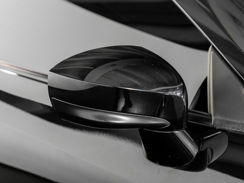 Used 2015 Nissan GT-R Black Edition image 24