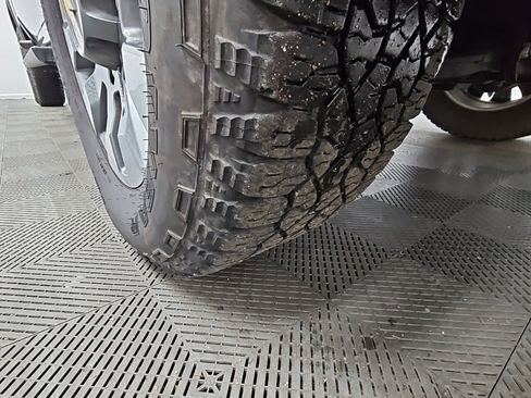 Used 2024 Chevrolet Silverado 2500 Custom w/ Custom Value Package image 41