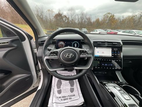Used 2023 Hyundai Tucson Limited image 15