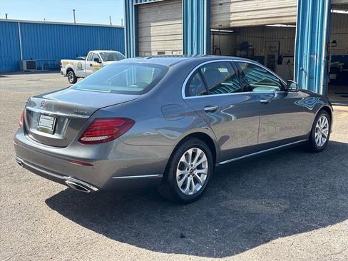Used 2018 Mercedes-Benz E 300 4MATIC image 9