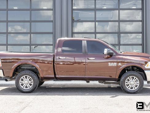 Used 2015 RAM 3500 Laramie w/ Convenience Group AWD/4WD image 9