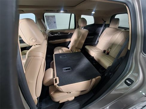 Used 2022 Cadillac XT6 Premium Luxury w/ Platinum Package image 13