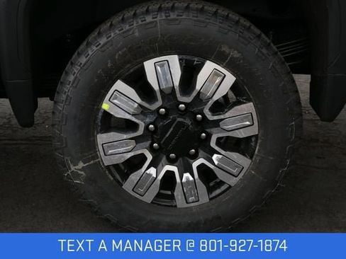 New 2026 GMC Sierra 2500 Denali w/ Denali Reserve Package AWD/4WD image 10