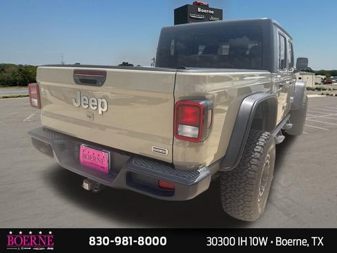 Used 2020 Jeep Gladiator Overland w/ Popular Equipment Package AWD/4WD image 12