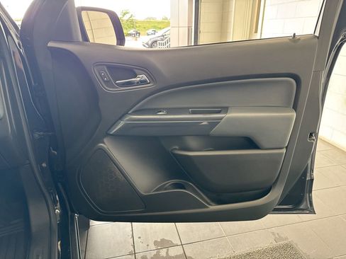 Used 2021 Chevrolet Colorado Z71 AWD/4WD image 33
