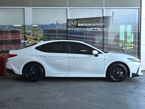 Certified 2026 Toyota Camry SE FWD image 4