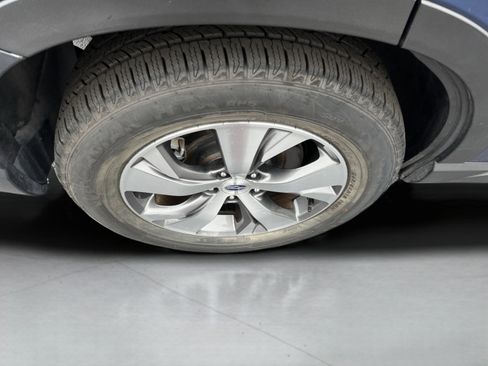 Used 2022 Subaru Ascent Premium w/ Convenience Package image 9