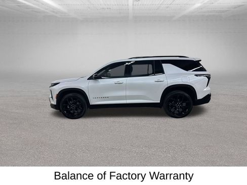 Used 2025 Chevrolet Traverse RS w/ LPO, Floor Liner Package FWD image 8