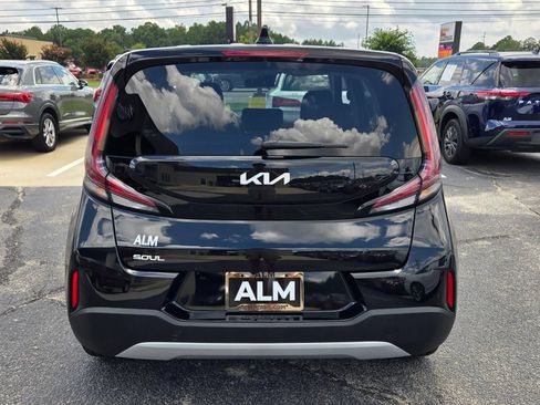 Used 2025 Kia Soul LX w/ LX Technology Package FWD image 10