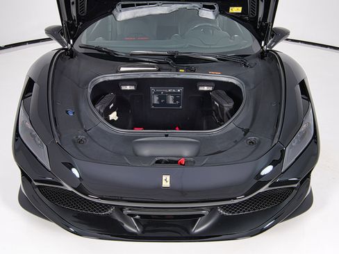 Certified 2021 Ferrari F8 Tributo RWD image 35