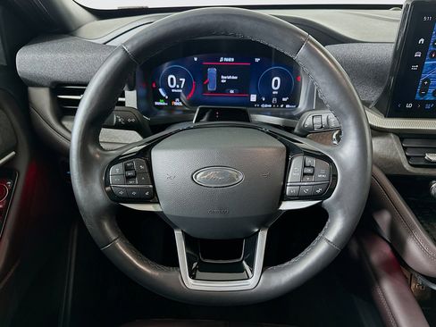 Used 2025 Ford Explorer Platinum w/ LUX Leather Package image 18