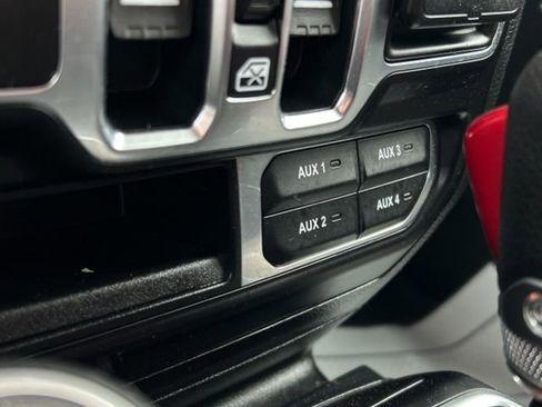 Used 2020 Jeep Wrangler Unlimited Sahara AWD/4WD image 43